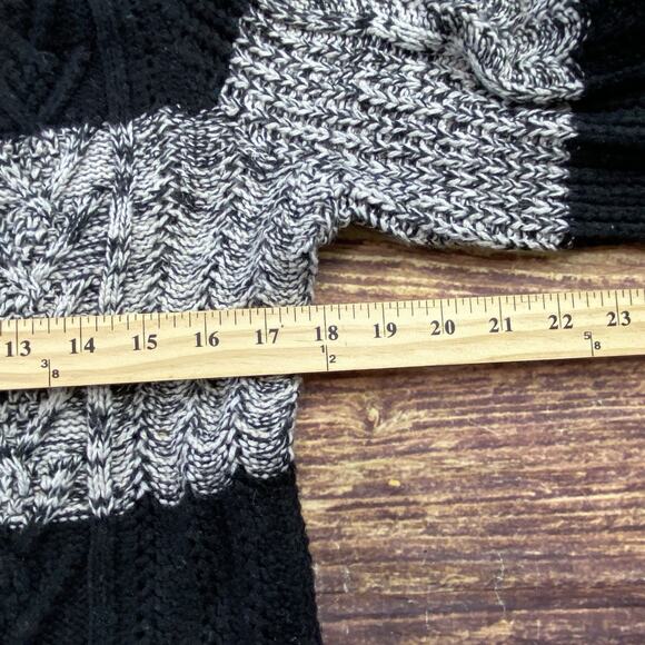 GAP Sweater Women’s Crew Neck Pullover White & Black Size XL - Picture 5 of 6